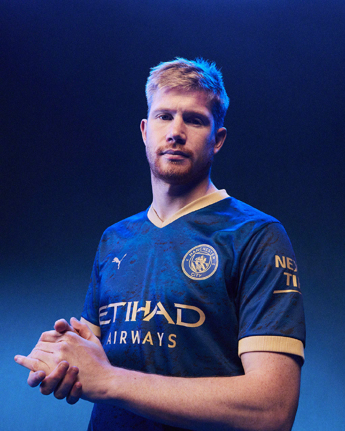 AC米兰在意大利杯负于拉齐奥，终结13场不败，放弃杯赛以专注意甲，凸显战略调整。