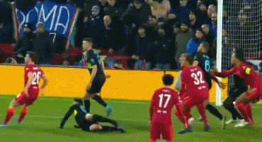 莱奥一剑封喉，AC米兰1-0复仇拉齐奥，登顶意甲积分榜坐山观虎斗