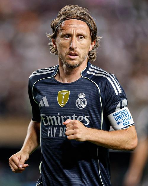 卡斯尔：东契奇是多次入选全明星的球员，不可能完全阻止他