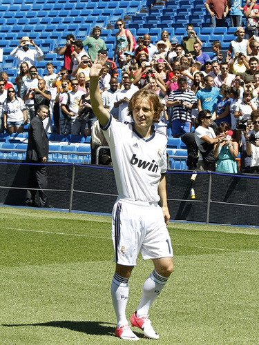 罗马诺：弗拉霍维奇被推荐给曼联，后者称正专注于谢什科