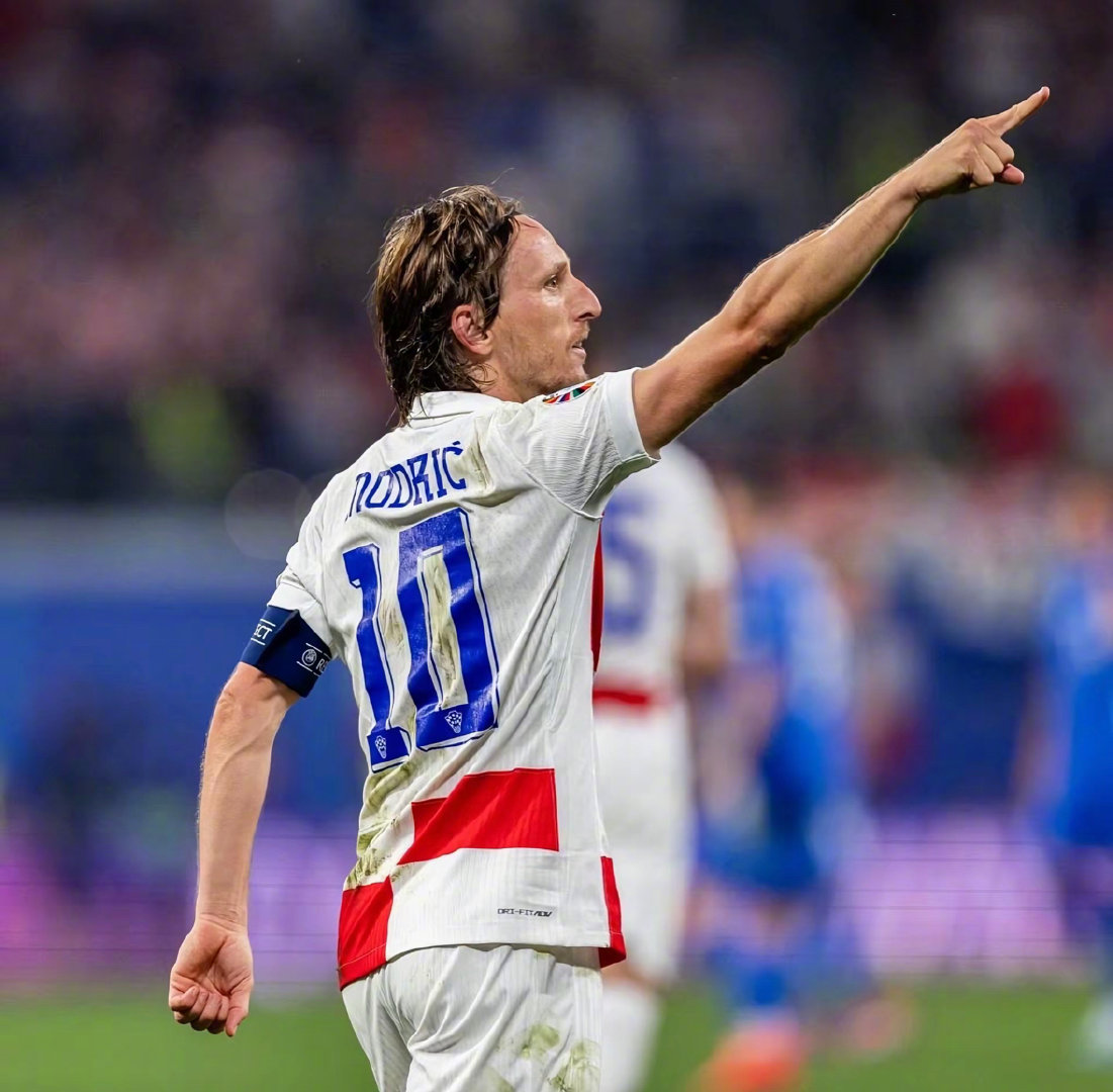 喷气机主帅谈本轮输球原因：天气这么热，比赛就不能推迟吗？