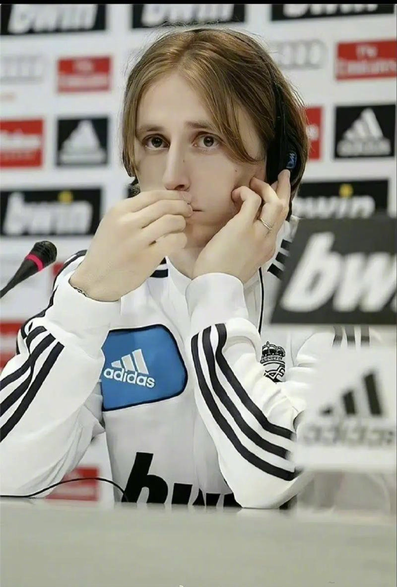 天空体育：莫拉塔左腿内收肌损伤，预计将伤停4至6周